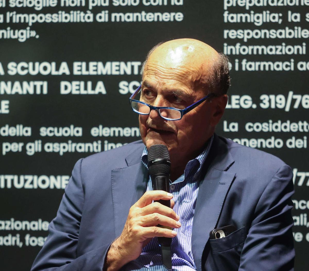Bersani ricorda Berlinguer al Mandela: "La sua serietà emoziona ancora i giovani"