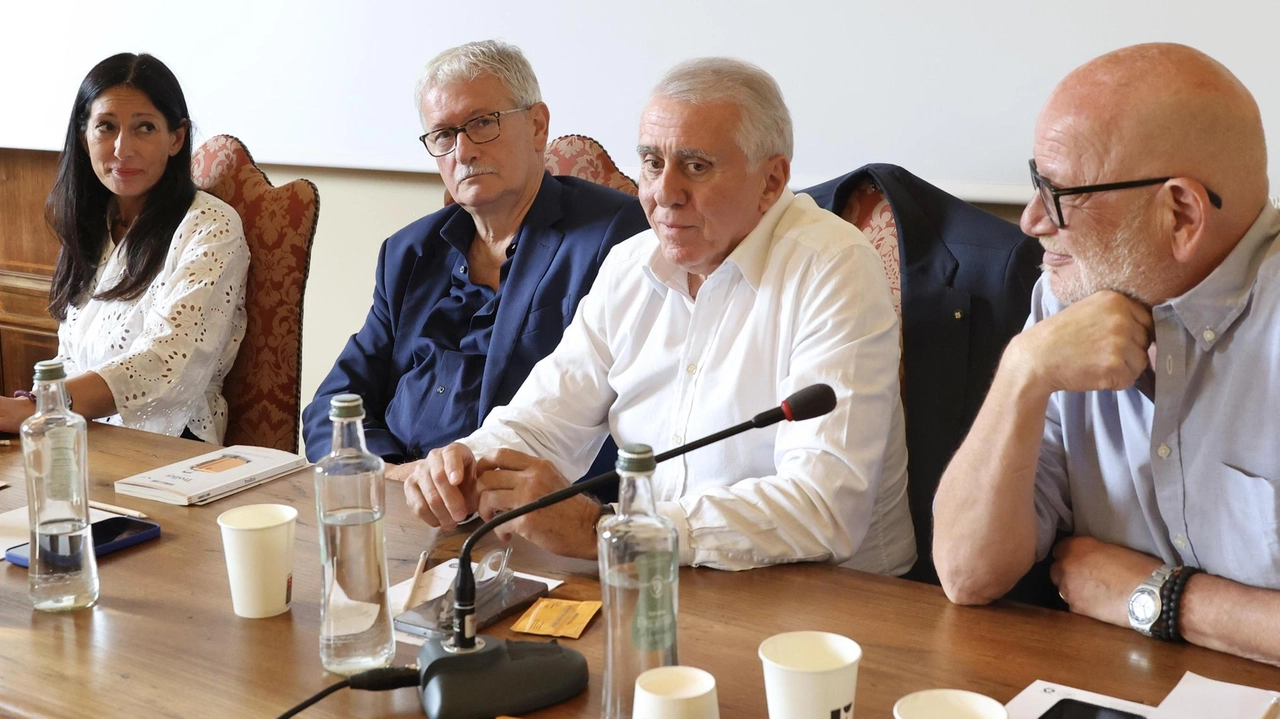 Un Trolley curioso, parlante e un po’ filosofo è il protagonista del nuovo romanzo di Gabriele Cané, giornalista e direttore... Un Trolley curioso, parlante e un po’ filosofo è il protagonista del nuovo romanzo di Gabriele Cané, giornalista e direttore...
