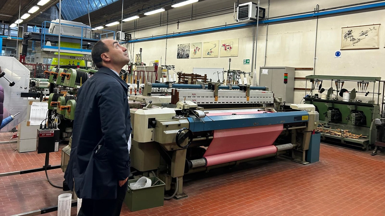 Il presidente della Provincia, Simone Calamai, ha effettuato un sopralluogo all’Istituto Buzzi Il presidente della Provincia, Simone Calamai, ha effettuato un sopralluogo all’Istituto Buzzi