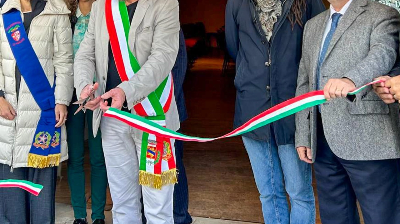 La 28esima Mostra mercato dell'olio extravergine d'oliva a Calenzano giunge alla conclusione con eventi culturali, degustazioni e iniziative benefiche. Focus su sostenibilità ambientale e economia circolare. La 28esima Mostra mercato dell'olio extravergine d'oliva a Calenzano giunge alla conclusione con eventi culturali, degustazioni e iniziative benefiche. Focus su sostenibilità ambientale e economia circolare.