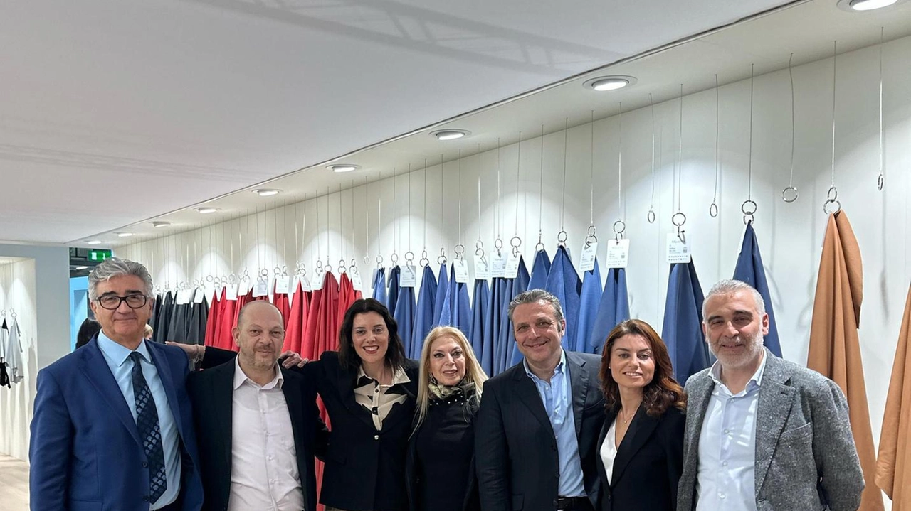 La politica segue il comparto conciario nella vetrina più presigiosa, Lineapelle, evento strategico del conciario che si è conclusa ieri.... La politica segue il comparto conciario nella vetrina più presigiosa, Lineapelle, evento strategico del conciario che si è conclusa ieri....