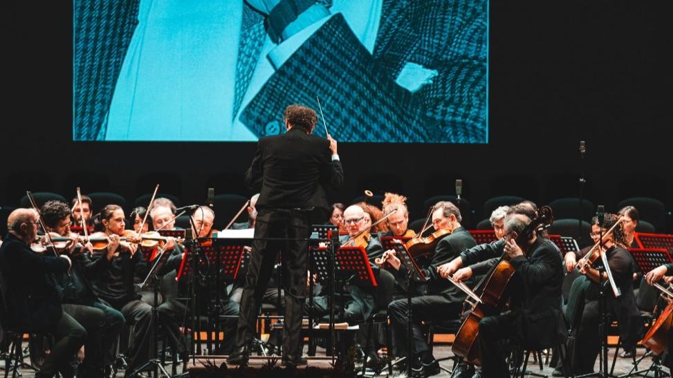 https://www.lanazione.it/image-service/view/acePublic/alias/contentid/MmE4ZTllZGEtNDdhMi00/0/orchestra.jpeg?f=16:9&w=1200&h=630