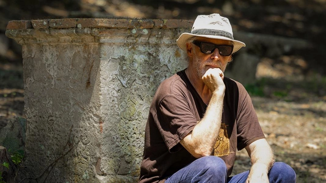 Il fotografo, regista e scrittore Andrea Barghi presenta il libro Stella Maze, «una storia vera almeno all’80 per cento» Il fotografo, regista e scrittore Andrea Barghi presenta il libro Stella Maze, «una storia vera almeno all’80 per cento»