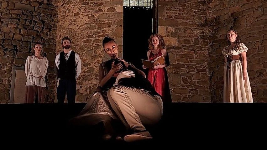 Oggi alle 21.15 nell’Anfiteatro Romano di Roselle andrà in scena la prima rappresentazione del capolavoro di Shakespeare il "Racconto d’Inverno".... Oggi alle 21.15 nell’Anfiteatro Romano di Roselle andrà in scena la prima rappresentazione del capolavoro di Shakespeare il "Racconto d’Inverno"....