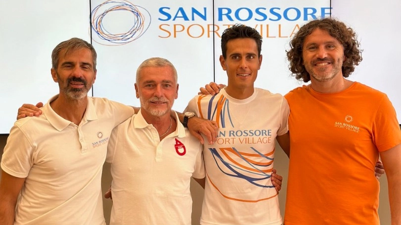 Lo staff della Maratona di Pisa e del San Rossore Sport Village con Daniele Meucci Lo staff della Maratona di Pisa e del San Rossore Sport Village con Daniele Meucci