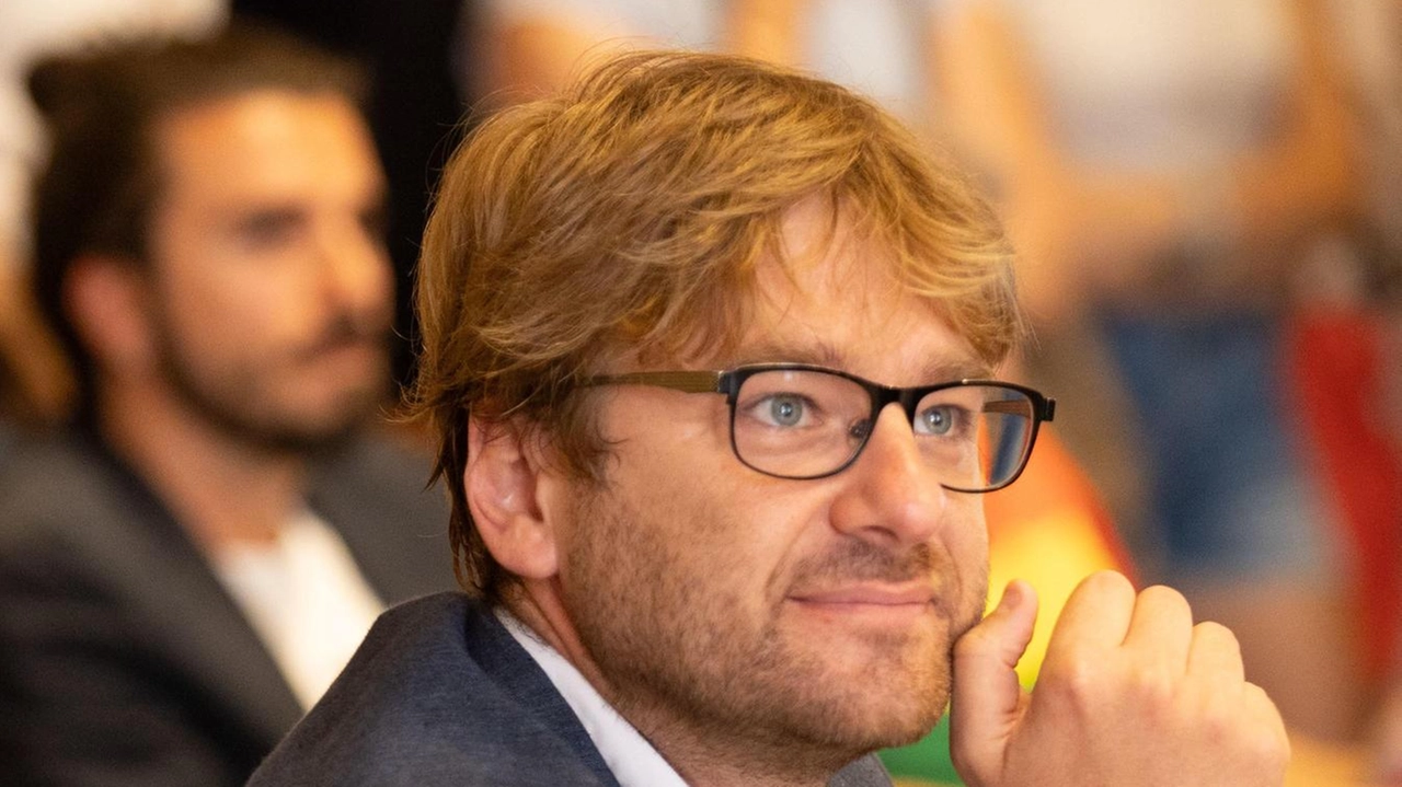 Sarà una maratona in Consiglio comunale quella prevista tra oggi e domani per discutere la delibera che darà mandato al... Sarà una maratona in Consiglio comunale quella prevista tra oggi e domani per discutere la delibera che darà mandato al...