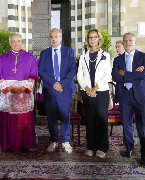 Quel vuoto dietro il Gonfalone. Lo specchio dei tempi di crisi Quel vuoto dietro il Gonfalone. Lo specchio dei tempi di crisi