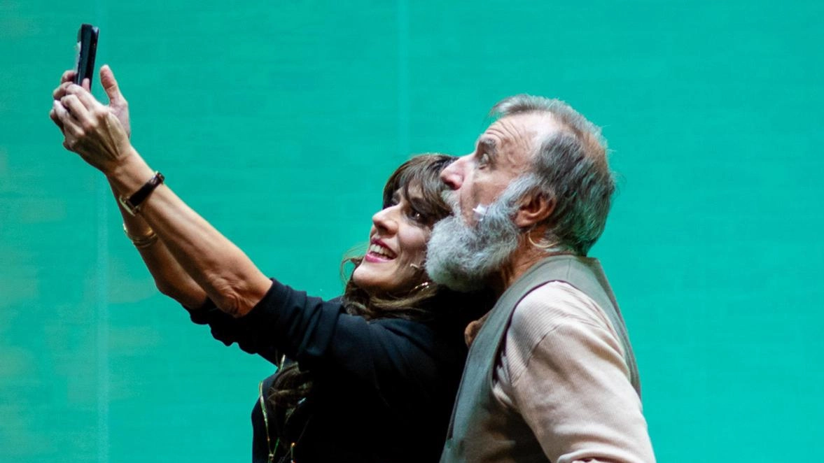 Ugo Dighero e Mariangela Torres in un momento dello spettacolo Ugo Dighero e Mariangela Torres in un momento dello spettacolo
