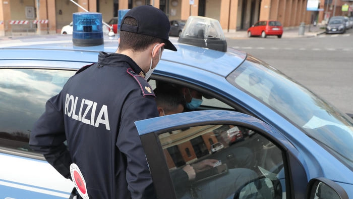 Polizia (foto repertorio) Polizia (foto repertorio)