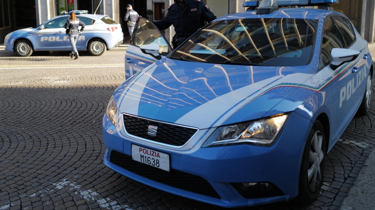 La polizia è intervenuta e ha fatto irruzione nell'abitazione (foto archivio) La polizia è intervenuta e ha fatto irruzione nell'abitazione (foto archivio)