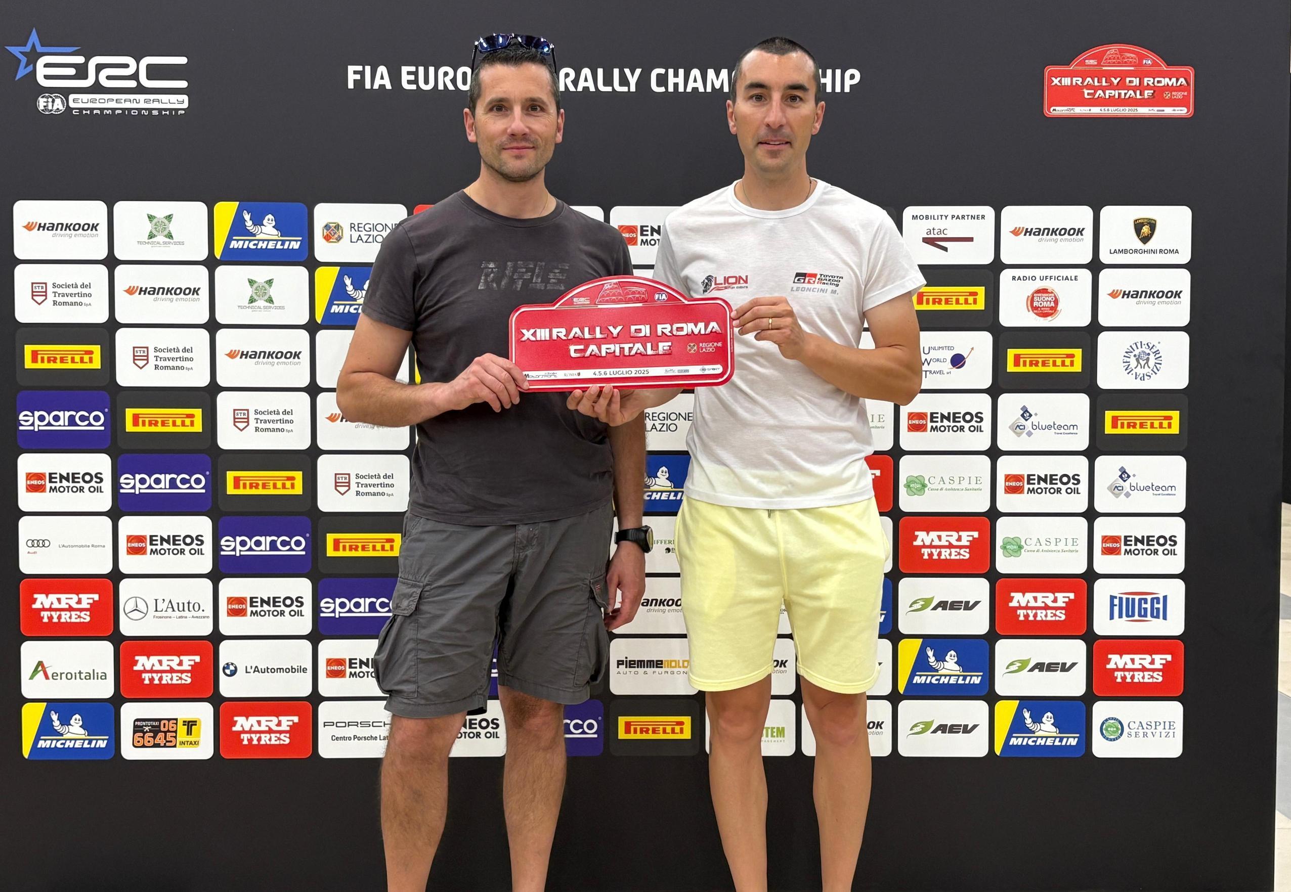 https://www.lanazione.it/image-service/view/acePublic/alias/contentid/MmFjYmVmMzctNDQ1My00/0/marco-leoncini-al-rally-di-roma-e-vince-lultima-prova-speciale.jpeg