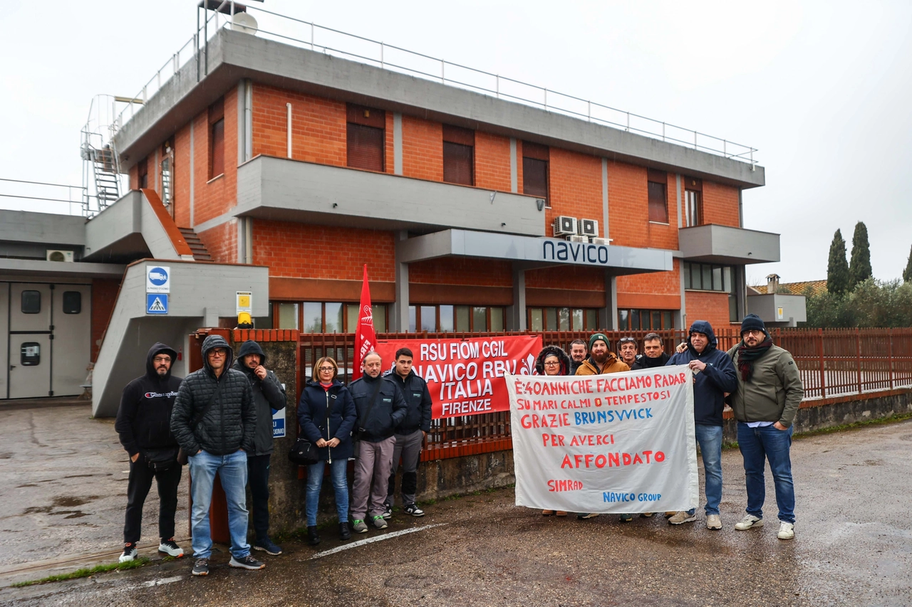 MONTAGNANA PRESIDIO LAVORATORI AZIENDA NAVICO CHE CHIUDE E LICENZIA