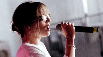 Angelina Mango annulla tutti i concerti: “Devo fermarmi”