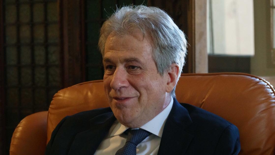 Sanità, incontro in Prefettura. Cgil: “Un malato grave”