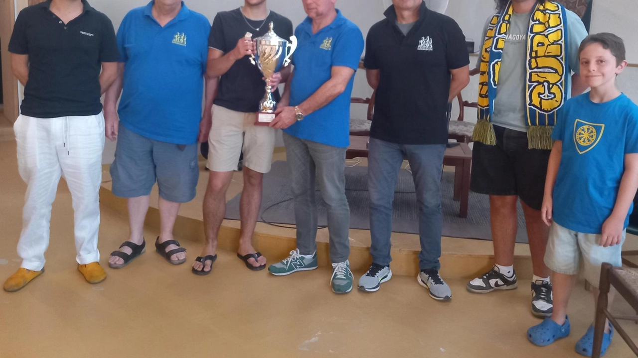 Speciale sfida tra menti andata in scena al circolo Fuori Luogo. Match avvincente, in palio onore e rivalità da difendere. Presto il bis Speciale sfida tra menti andata in scena al circolo Fuori Luogo. Match avvincente, in palio onore e rivalità da difendere. Presto il bis