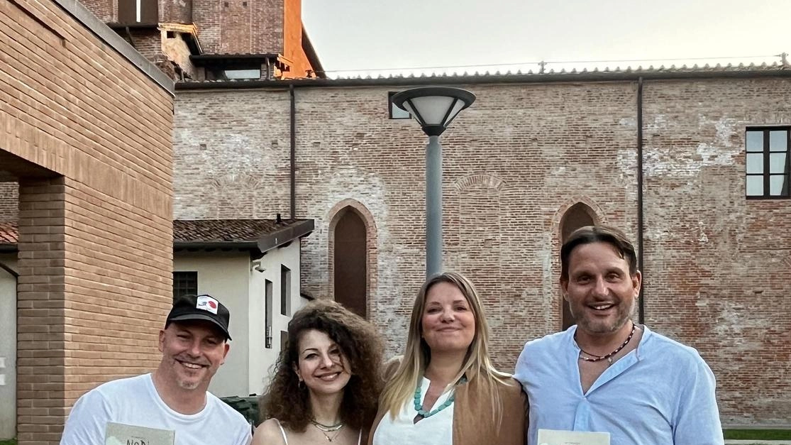 I due fumettisti insieme ai moderatori alla Pecora Nera I due fumettisti insieme ai moderatori alla Pecora Nera