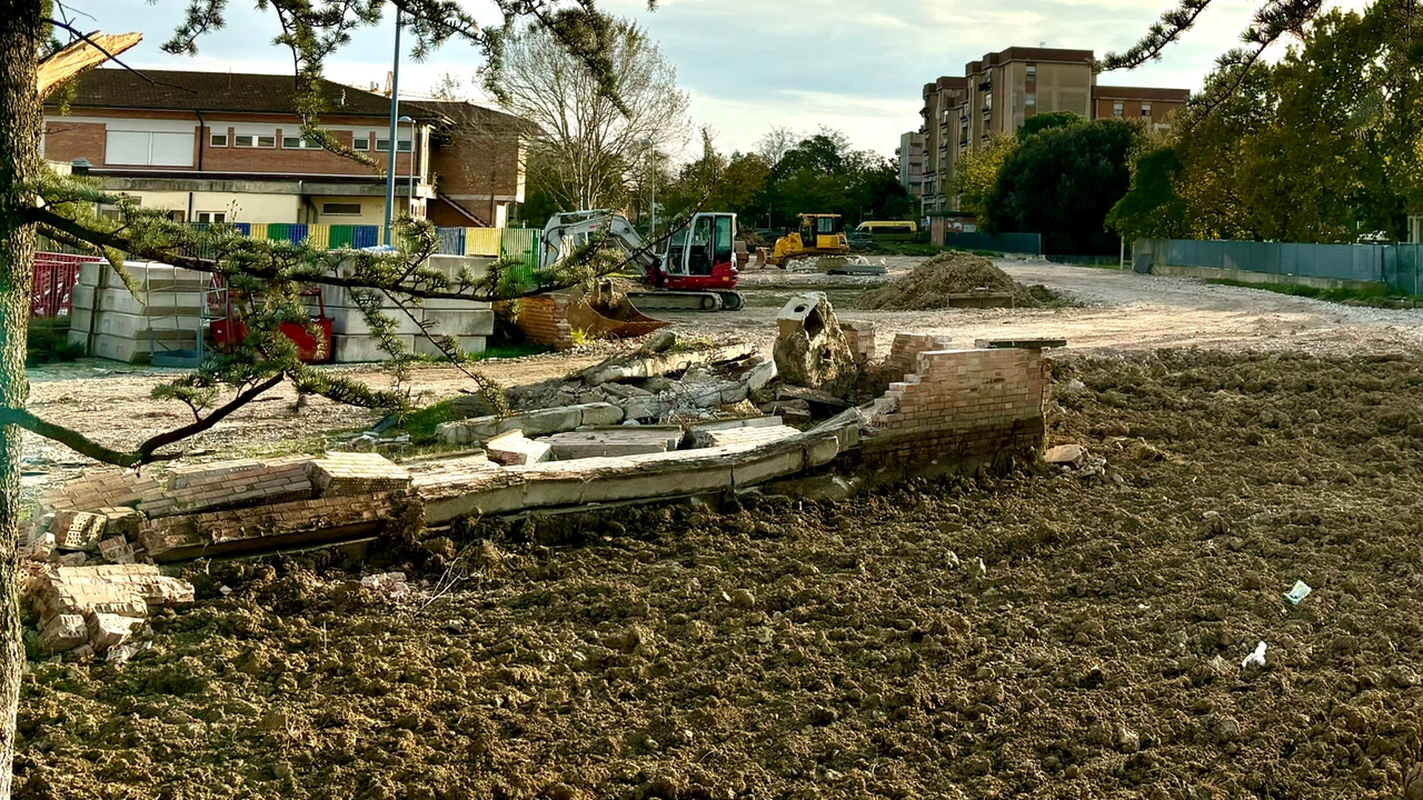 Avanti tutta con il cantiere nel quartiere Fuori del Ponte Avanti tutta con il cantiere nel quartiere Fuori del Ponte