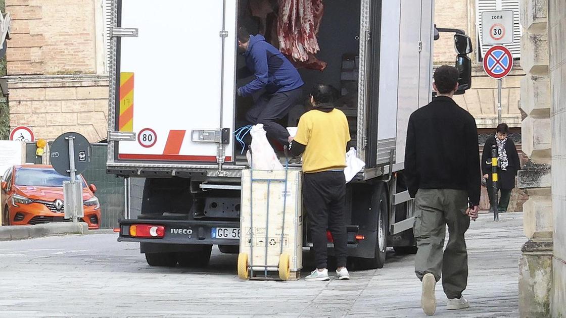 Le prime reazioni: "Scarsa informazione e stalli insufficienti" Le prime reazioni: "Scarsa informazione e stalli insufficienti"