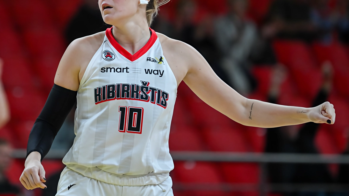 L’ala piccola Elisa Policari, 27 anni, è l’ultima arrivata in casa della Bruschi. Debutterà oggi alle 15 contro la Virtus Cagliari L’ala piccola Elisa Policari, 27 anni, è l’ultima arrivata in casa della Bruschi. Debutterà oggi alle 15 contro la Virtus Cagliari