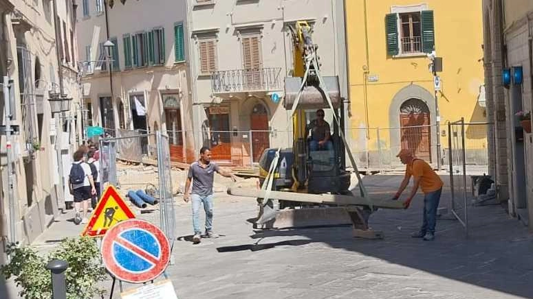 Il cantiere si è spostato nella zona più complessa che ha richiesto la chiusura della svolta da corso Garibaldi in via Conti Il cantiere si è spostato nella zona più complessa che ha richiesto la chiusura della svolta da corso Garibaldi in via Conti