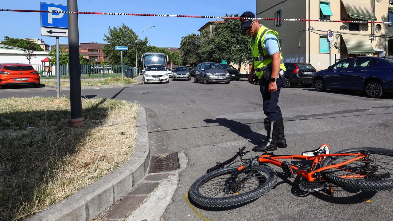 L’impatto è avvenuto nel pomeriggio di ieri in via Giosuè Carducci. Il ragazzino si è schiantato sul parabrezza per poi cadere a terra. L’impatto è avvenuto nel pomeriggio di ieri in via Giosuè Carducci. Il ragazzino si è schiantato sul parabrezza per poi cadere a terra.