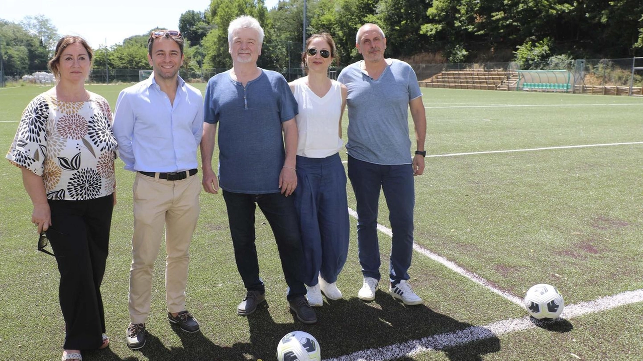 "Finalmente". Sorride il presidente Gianni Quercioli: il campo sportivo di Torre Fiorentina è ufficialmente tornato a disposizione del Meroni, dopo... "Finalmente". Sorride il presidente Gianni Quercioli: il campo sportivo di Torre Fiorentina è ufficialmente tornato a disposizione del Meroni, dopo...