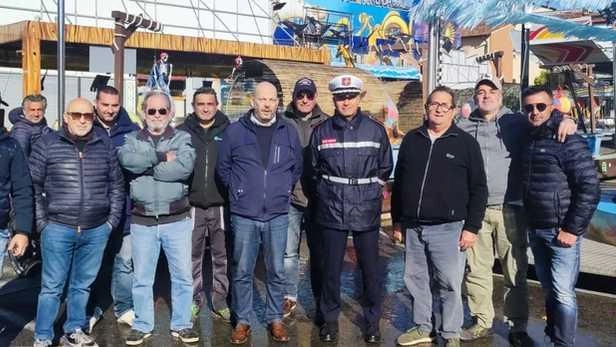Aperto il luna park. Domenica e martedì i tradizionali mercati in alcune strade Aperto il luna park. Domenica e martedì i tradizionali mercati in alcune strade