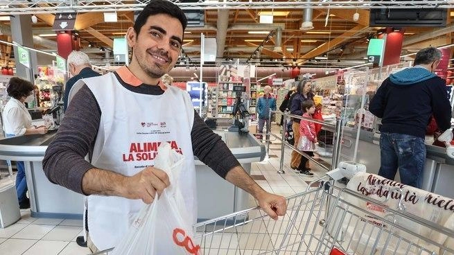 Unicoop Tirreno cerca 700 lavoratori per i suoi supermercati in Toscana, Lazio e Umbria per la stagione estiva. Contratti di 6 mesi part-time con formazione inclusa. Candidature su unicooptirreno.it.