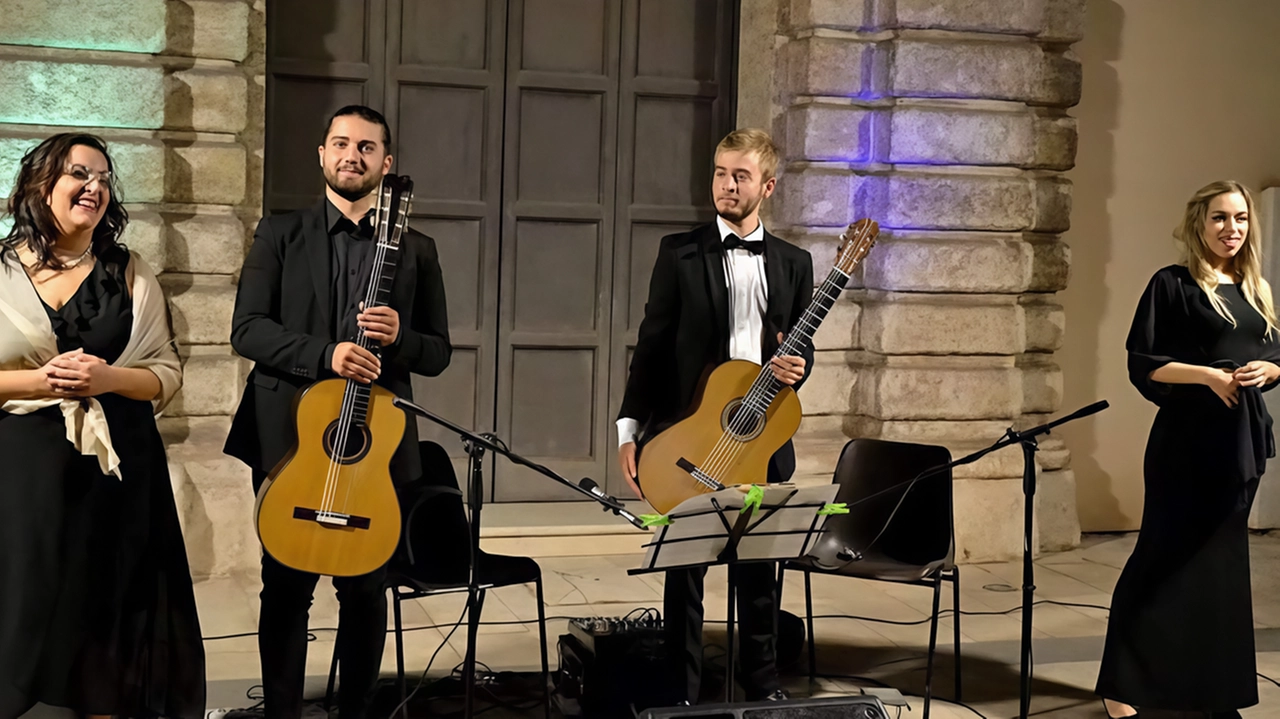 Il quartetto "Mefitis" si esibirà ad Alberese nel concerto "Salotto storico partenopeo" con canzoni napoletane e repertorio italiano e spagnolo. Il programma promette una serata di relax nel Parco della Maremma, seguita da degustazione enogastronomica. Evento gratuito, diretto da Giovanni Lanzini. Il quartetto "Mefitis" si esibirà ad Alberese nel concerto "Salotto storico partenopeo" con canzoni napoletane e repertorio italiano e spagnolo. Il programma promette una serata di relax nel Parco della Maremma, seguita da degustazione enogastronomica. Evento gratuito, diretto da Giovanni Lanzini.