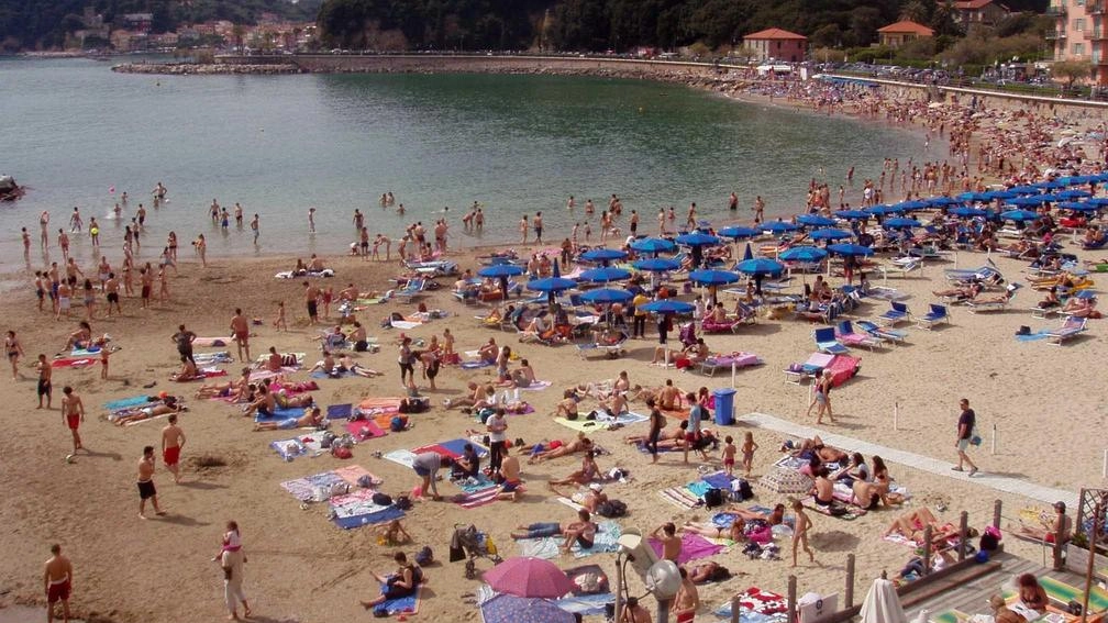 L’arenile della Venere Azzurra in una foto di repertorio L’arenile della Venere Azzurra in una foto di repertorio