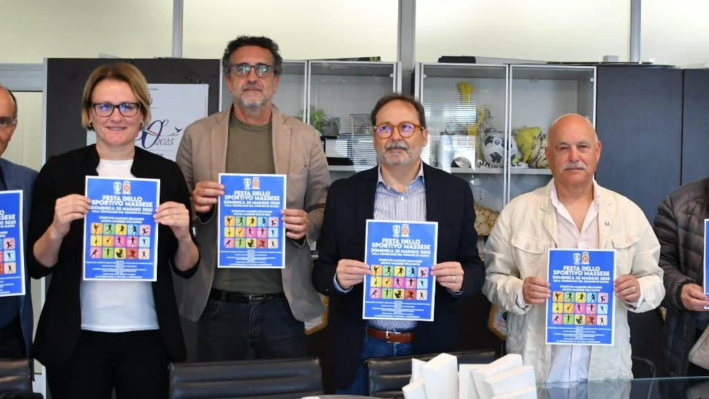 Il tavolo della presentazione della Giornata dello sportivo massese dei Veterani Il tavolo della presentazione della Giornata dello sportivo massese dei Veterani