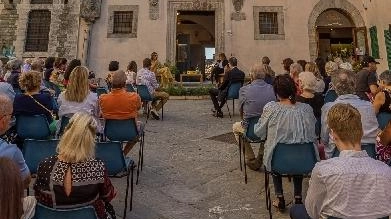 Il riconoscimento al paese dei Bronzi consegnato in Colombia. Carletti: "Lavoriamo per una promozione che unisca storia e ambiente". Il ministro Santanchè: "Conferma della genuinità dei nostri borghi". Il riconoscimento al paese dei Bronzi consegnato in Colombia. Carletti: "Lavoriamo per una promozione che unisca storia e ambiente". Il ministro Santanchè: "Conferma della genuinità dei nostri borghi".