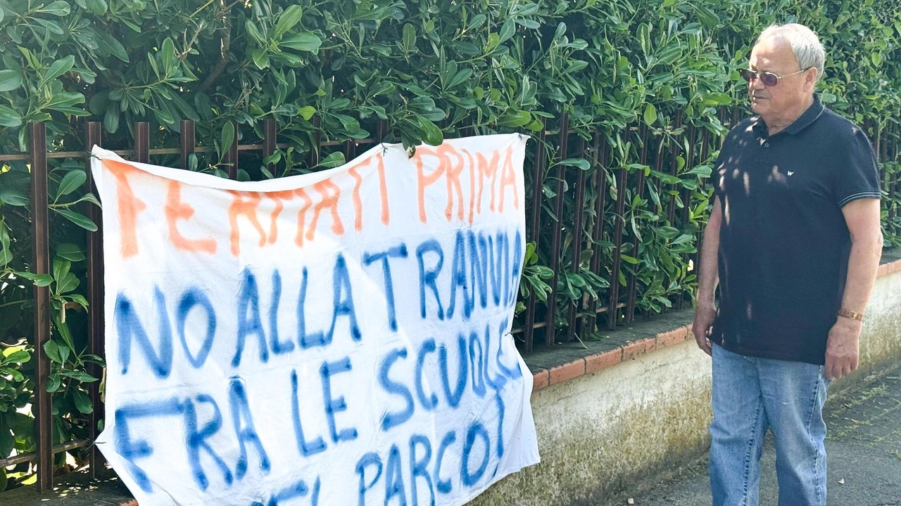 Uno degli striscioni di protesta contro la tramvia Uno degli striscioni di protesta contro la tramvia