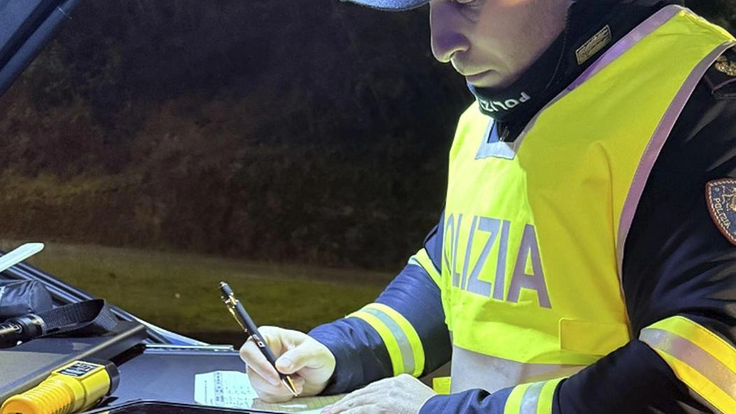 La Polizia di Stato di Siena ha denunciato un uomo e una donna, di 34 e 24 anni, trovati con...