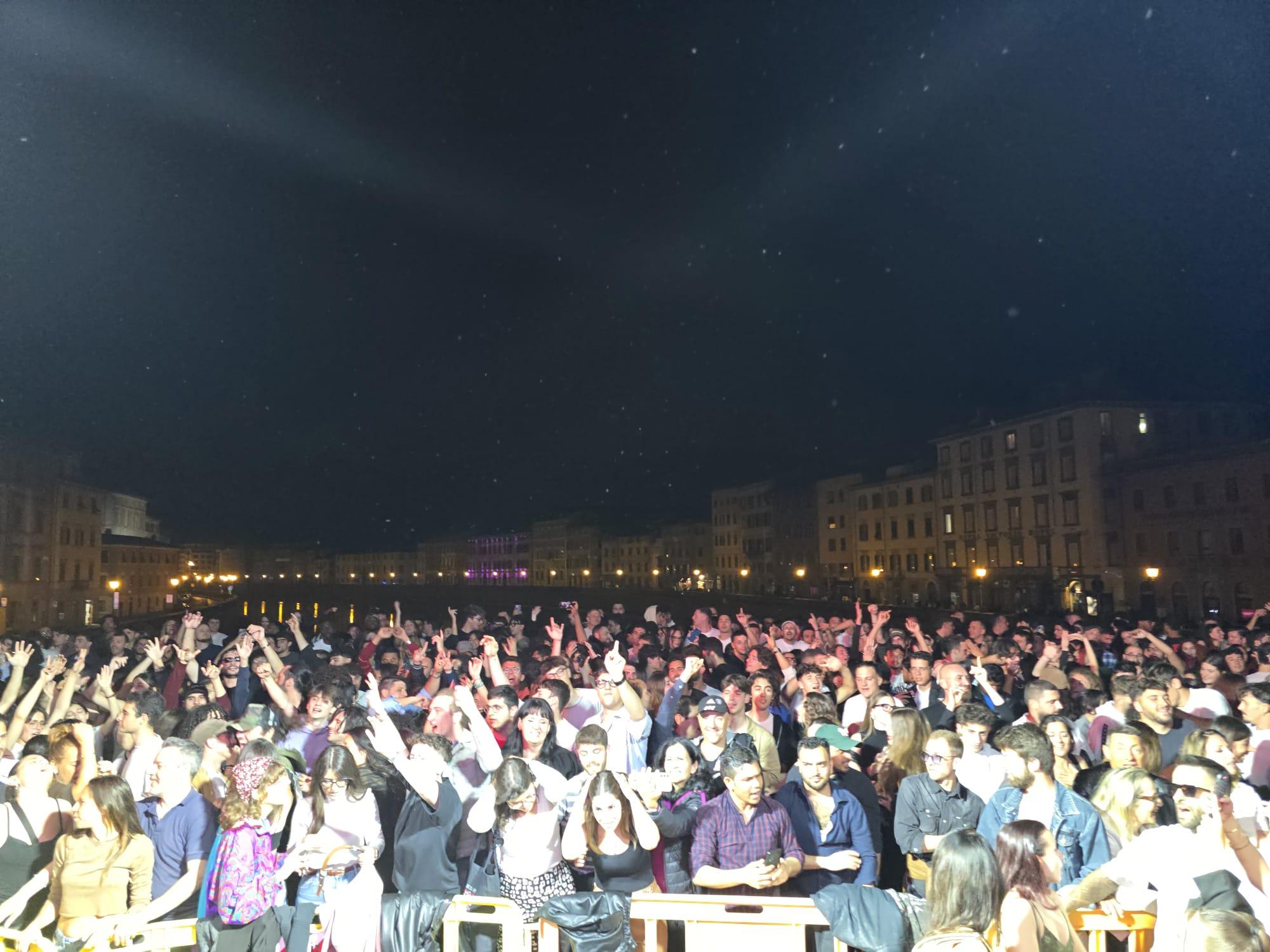Ponte di Mezzo discoteca per una notte, evento storico nella movida pisana Ponte di Mezzo discoteca per una notte, evento storico nella movida pisana