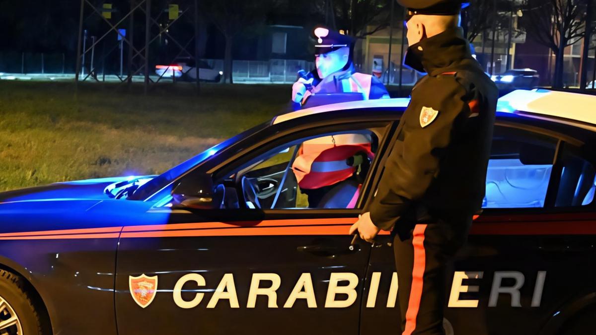 incubo nella notte ragazzo aggredito e rapinato da tre uomini poi la tentata violenza sessuale