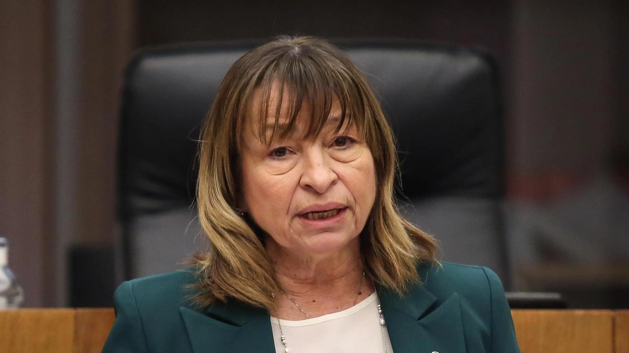 Donatella Tesei, ricandidata dal centrodestra a Perugia, propone un programma incentrato su imprese, economia, politiche sociali e sanità. Focus su medicina territoriale, case della comunità e supporto alle famiglie. Donatella Tesei, ricandidata dal centrodestra a Perugia, propone un programma incentrato su imprese, economia, politiche sociali e sanità. Focus su medicina territoriale, case della comunità e supporto alle famiglie.
