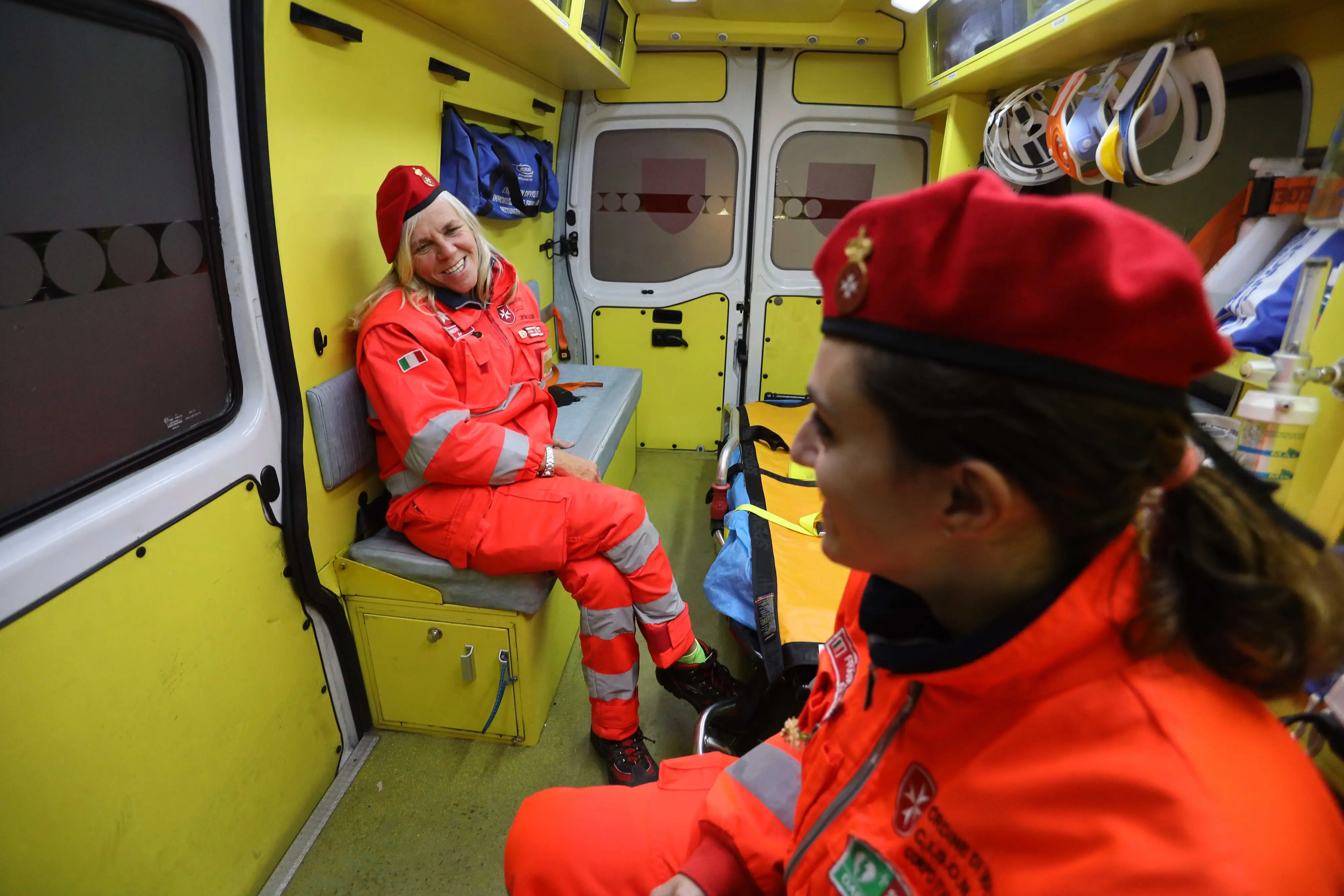 Aggressioni e furti nelle ambulanze: “Dotare di Body-cam gli infermieri”