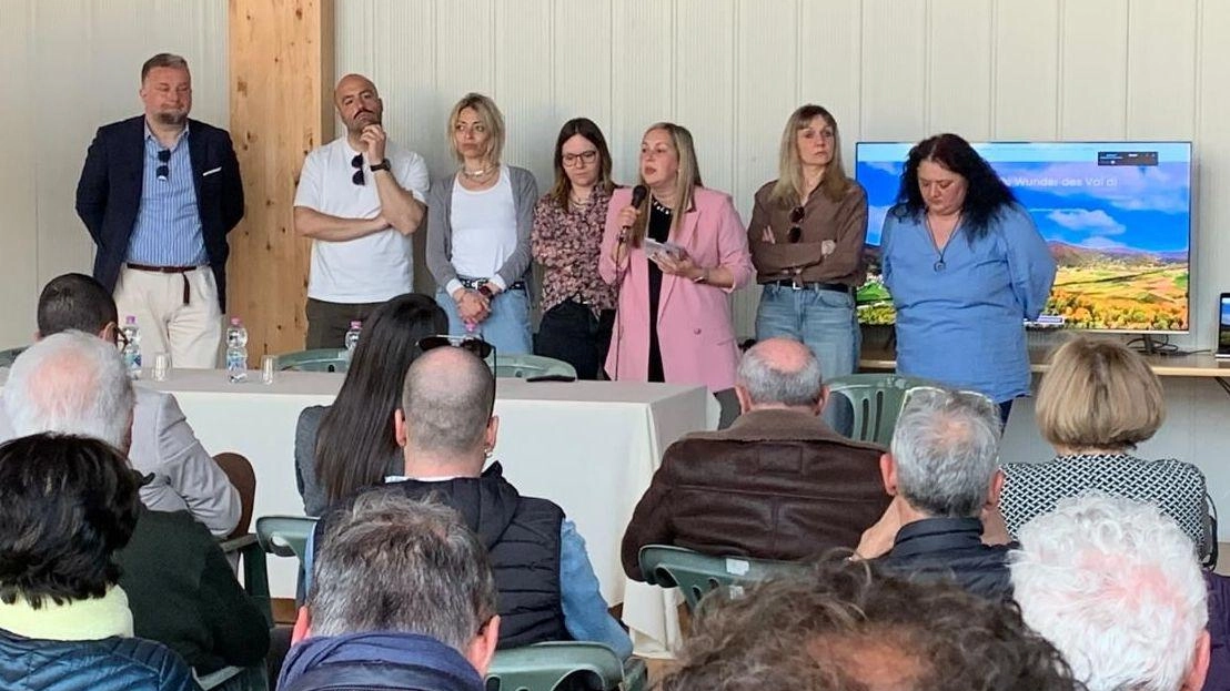 La presentazione a. Mercatale del nuovo sito gratuito dedicato alla valorizzazione della. Valle a cavallo tra Toscana e Umbria