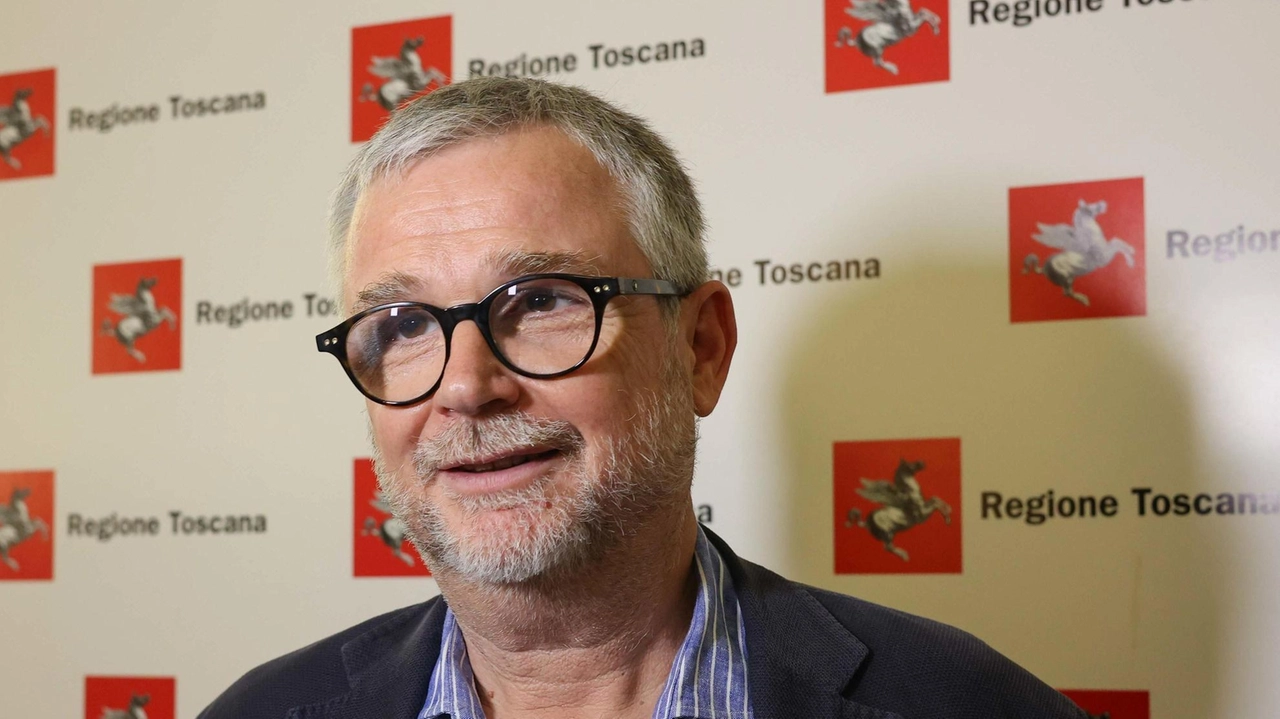 L’assessore regionale al diritto alla salute Simone Bezzini è oggi il primo degli ospiti attesi in redazione per dare chiarimenti, sciogliere dubbi e nodi dei nostri lettori L’assessore regionale al diritto alla salute Simone Bezzini è oggi il primo degli ospiti attesi in redazione per dare chiarimenti, sciogliere dubbi e nodi dei nostri lettori
