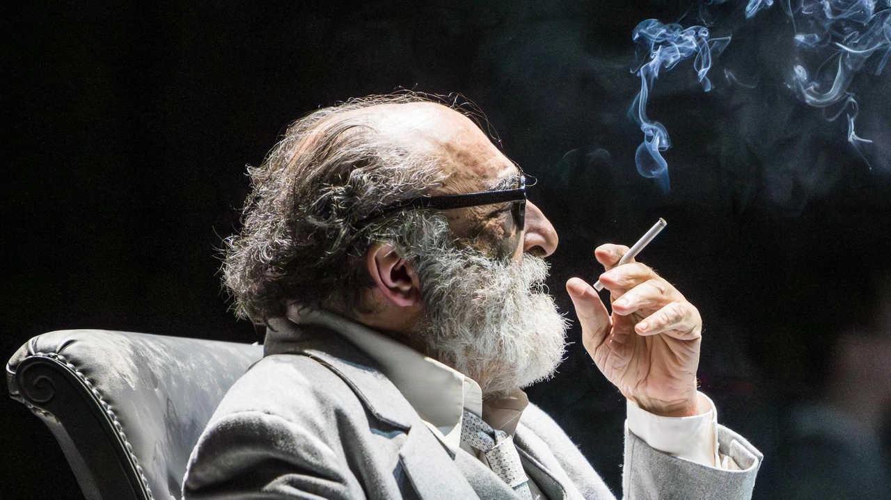 Il Morlacchi apre la stagione con "La coscienza di Zeno" di Italo Svevo, interpretato da Alessandro Haber e diretto da Paolo Valerio. Lo spettacolo celebra il centenario dell'opera, offrendo una nuova prospettiva sul personaggio di Zeno. La Compagnia si incontrerà con il pubblico venerdì alle 18. Il Morlacchi apre la stagione con "La coscienza di Zeno" di Italo Svevo, interpretato da Alessandro Haber e diretto da Paolo Valerio. Lo spettacolo celebra il centenario dell'opera, offrendo una nuova prospettiva sul personaggio di Zeno. La Compagnia si incontrerà con il pubblico venerdì alle 18.