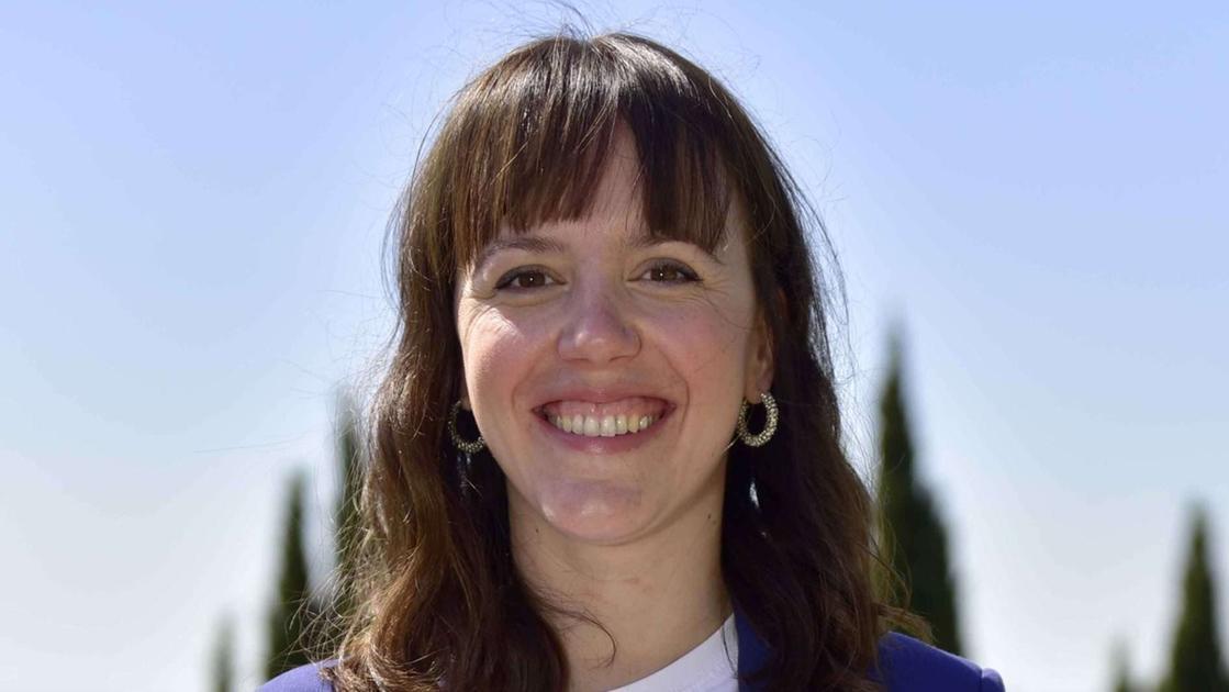 https://www.lanazione.it/image-service/view/acePublic/alias/contentid/MmJmZDZjYTgtOWVkMi00/0/elisa-pistelli-presidente-del-consiglio-comunale-di-san-giuliano-terme.jpeg