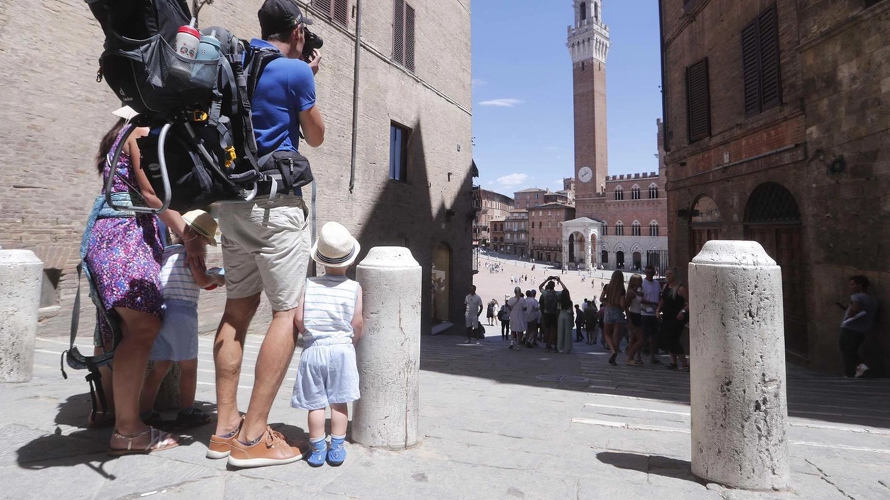 Siena e la sua. provincia. entrano nel novero delle realtà in cui l’indice di pressione turistica ha. impatti significativi sulle risorse locali