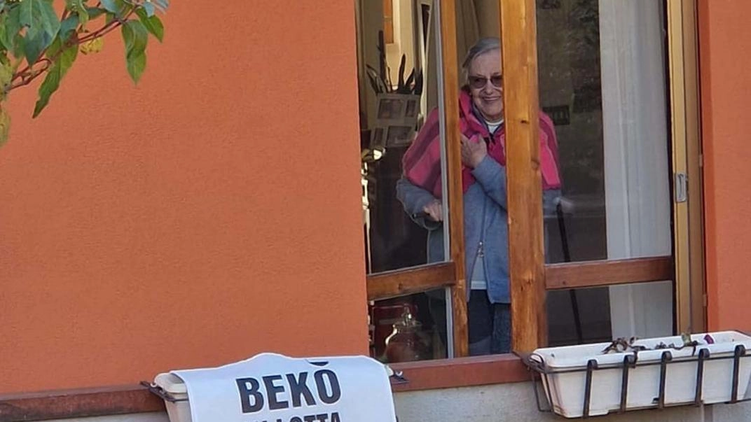 Ida Bozzi, 80 anni, ha accolto nella sua casa a San Rocco a Pilli una delegazione sindacale "Ho la pensione minima ma sono riuscita a mettere da parte 100 euro da destinare ai lavoratori".