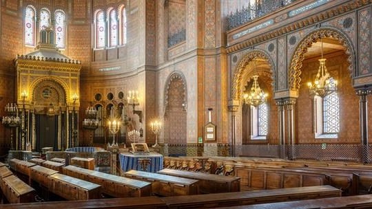 Proseguono gli appuntamenti per approfondire la cultura ebraica con visite per famiglie e bambini a luoghi e tradizioni poco conosciuti... Proseguono gli appuntamenti per approfondire la cultura ebraica con visite per famiglie e bambini a luoghi e tradizioni poco conosciuti...