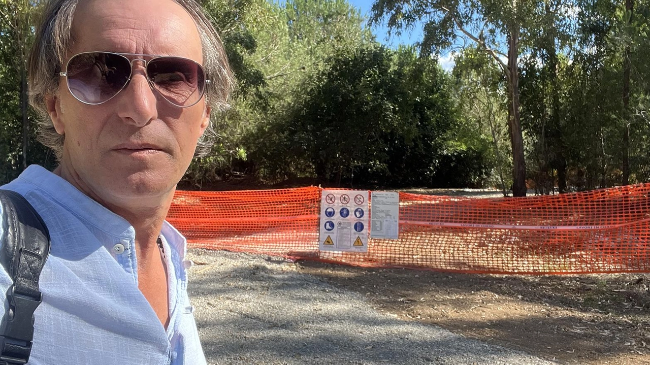 A Rispescia cresce la tensione tra i residenti e il Comune di Grosseto, accusato di aver autorizzato l’installazione di... A Rispescia cresce la tensione tra i residenti e il Comune di Grosseto, accusato di aver autorizzato l’installazione di...