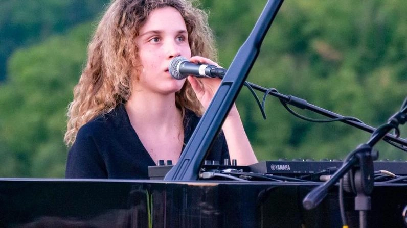 L’incasso del concerto di Frida sarà devoluto per i progetti di integrazione dei bambini con disabilità dell’associazione Il geranio guidata da Giulia Benelli