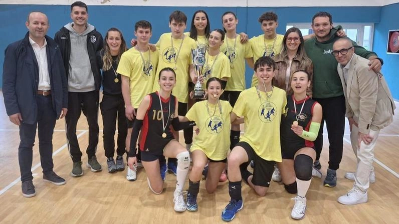 Liceo Da Vinci Villafranca trionfa nel torneo di pallavolo dell'alta Lunigiana