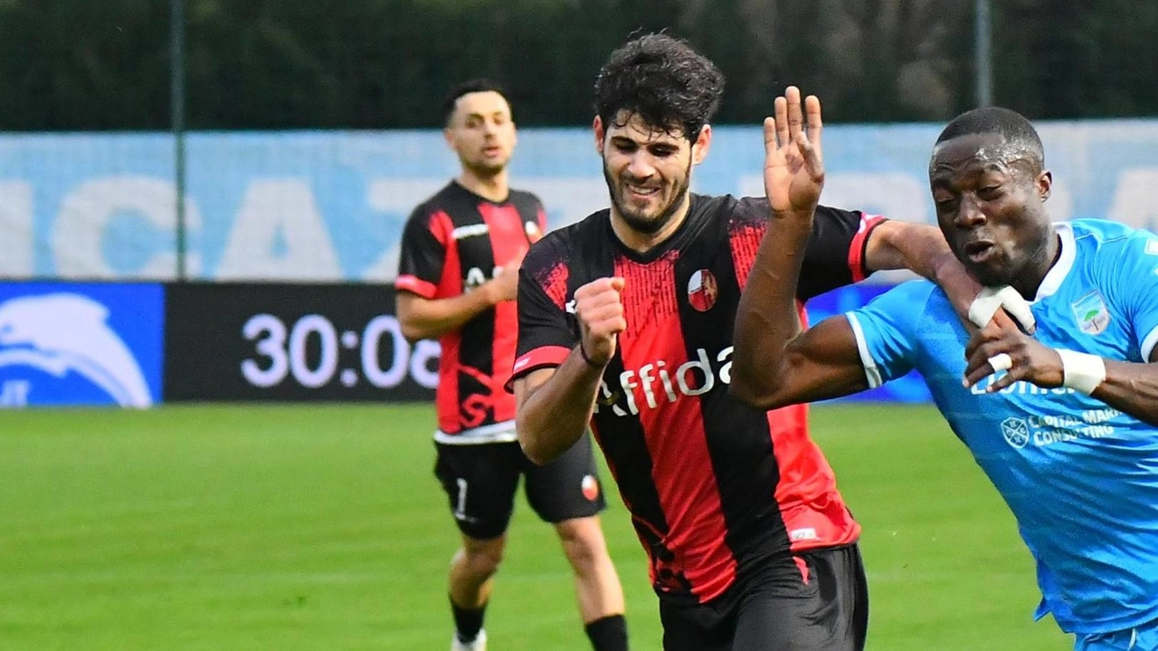 Quirini, pur essendo un difensore di fascia, è, attualmente, il goledaor rossonero Quirini, pur essendo un difensore di fascia, è, attualmente, il goledaor rossonero