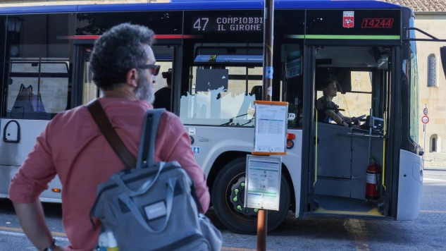 Il primo stralcio del progetto, approvato dalla giunta nella seduta dell’11 agosto, permette anche di realizzare le sistemazioni del viale Europa necessarie per accedere alla Casa di Comunità e al futuro Hub in modo coordinato Il primo stralcio del progetto, approvato dalla giunta nella seduta dell’11 agosto, permette anche di realizzare le sistemazioni del viale Europa necessarie per accedere alla Casa di Comunità e al futuro Hub in modo coordinato